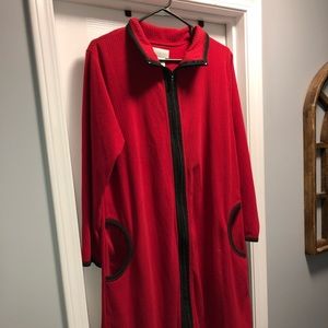 Vanity Fair housecoat size medium